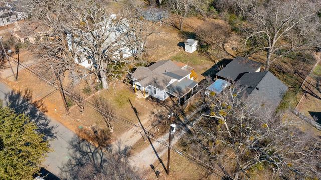 1718 S Fannin Avenue, Denison, TX 75020