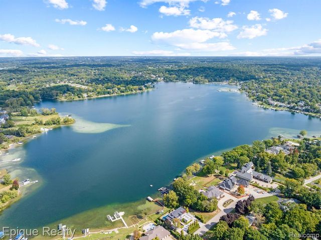 5375 Middlebelt Road, West Bloomfield, MI 48323