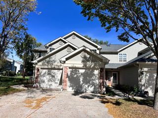 132 Golfview Drive, Glendale Heights, IL 60139