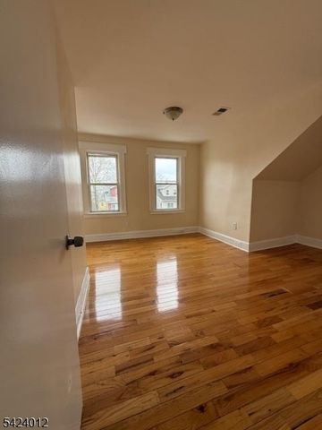 219 Renner Ave, Newark City, NJ 07112