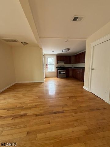 219 Renner Ave, Newark City, NJ 07112