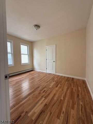 219 Renner Ave, Newark City, NJ 07112