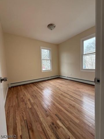 219 Renner Ave, Newark City, NJ 07112
