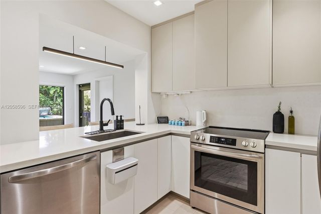 6321 SW 21st Street, Miami, FL 33155