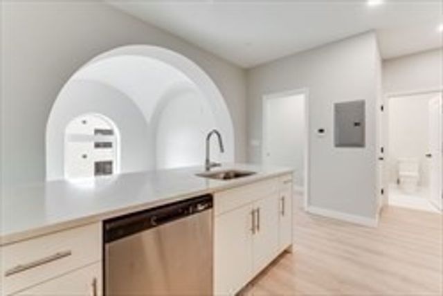 163 Chestnut St, Chelsea, MA 02150