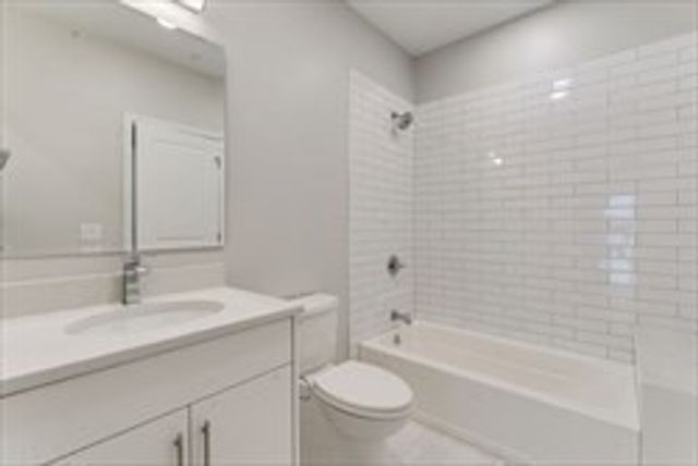 163 Chestnut St, Chelsea, MA 02150