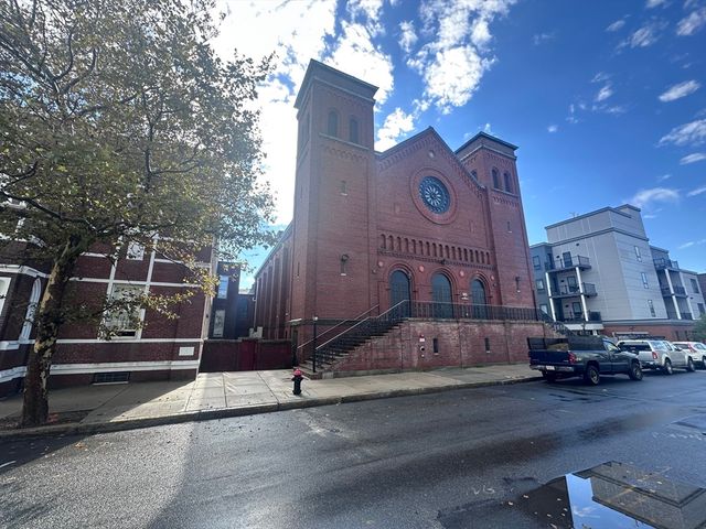 163 Chestnut St, Chelsea, MA 02150