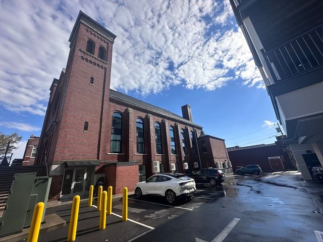 163 Chestnut St, Chelsea, MA 02150