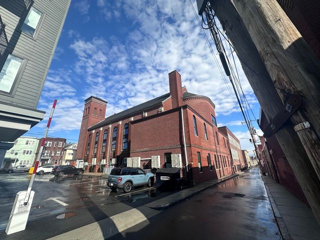 163 Chestnut St, Chelsea, MA 02150