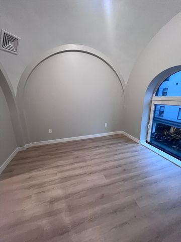 163 Chestnut St, Chelsea, MA 02150