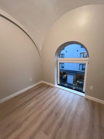 163 Chestnut St, Chelsea, MA 02150