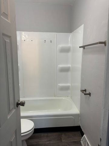 2809 Telegraph Road, Davenport, IA 52804