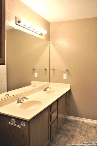 11212 FOREST PASS CT, Live Oak, TX 78233