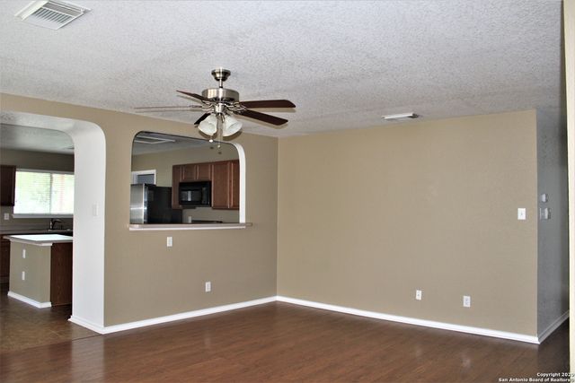 11212 FOREST PASS CT, Live Oak, TX 78233