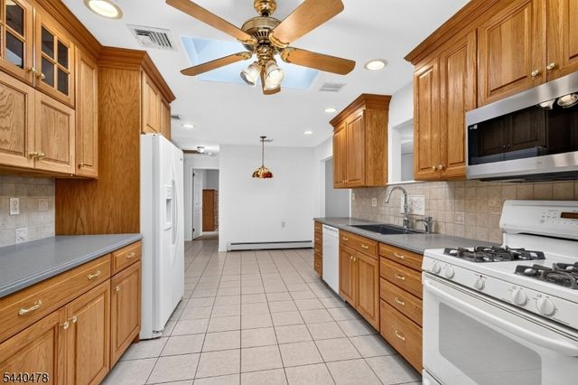 5 Andrews Pl, Pequannock Twp., NJ 07444