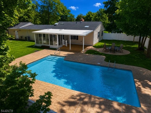 5 Andrews Pl, Pequannock Twp., NJ 07444