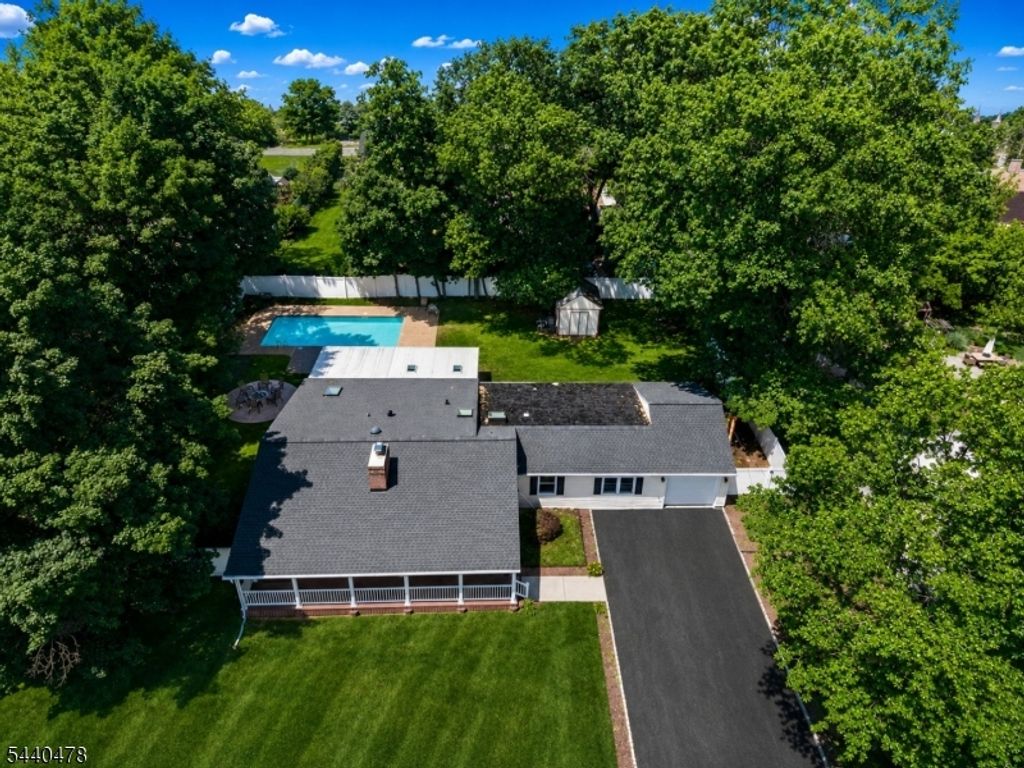 5 Andrews Pl, Pequannock Twp., NJ 07444