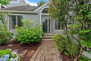 64 Pickwick Way 64, Wayland, MA 01778
