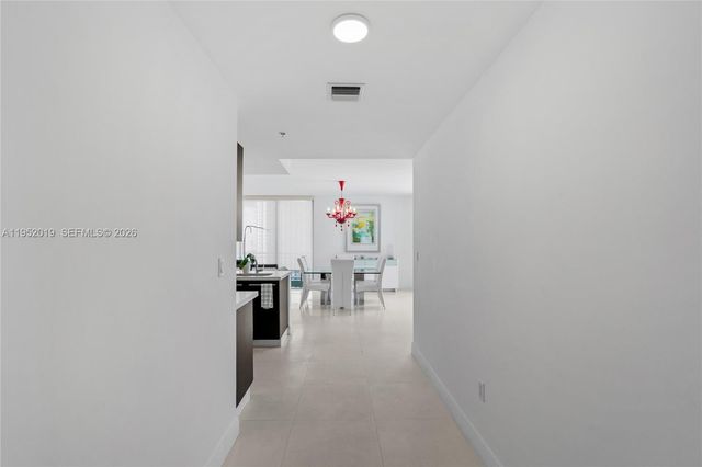 90 SW 3rd St 3609, Miami, FL 33130