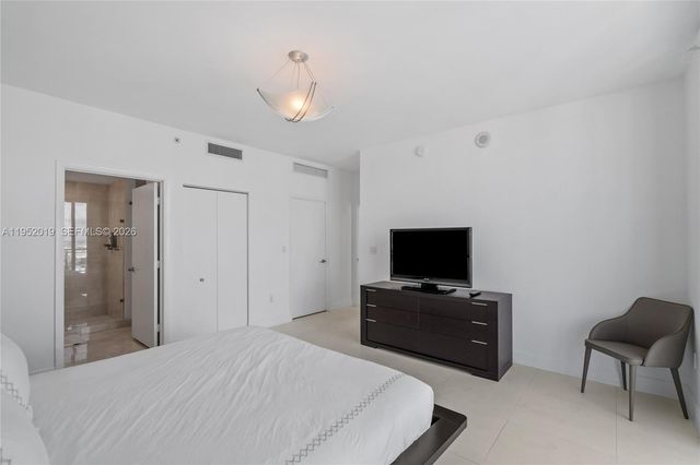 90 SW 3rd St 3609, Miami, FL 33130