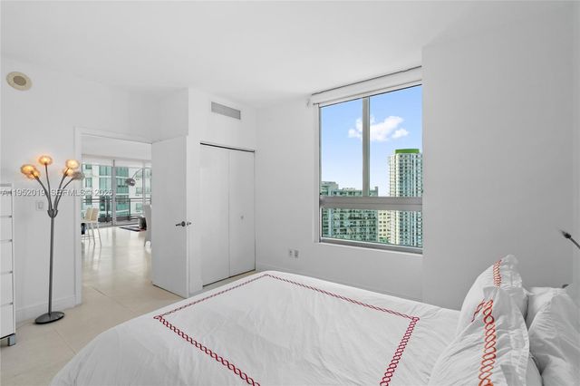 90 SW 3rd St 3609, Miami, FL 33130