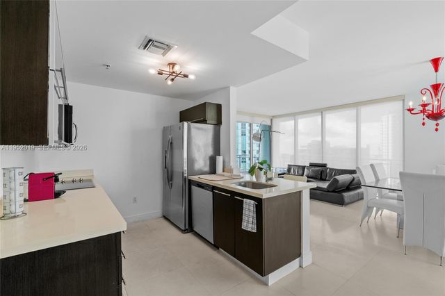 90 SW 3rd St 3609, Miami, FL 33130