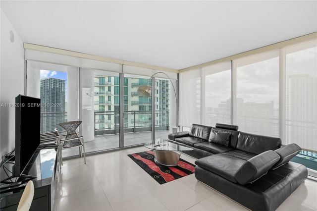 90 SW 3rd St 3609, Miami, FL 33130