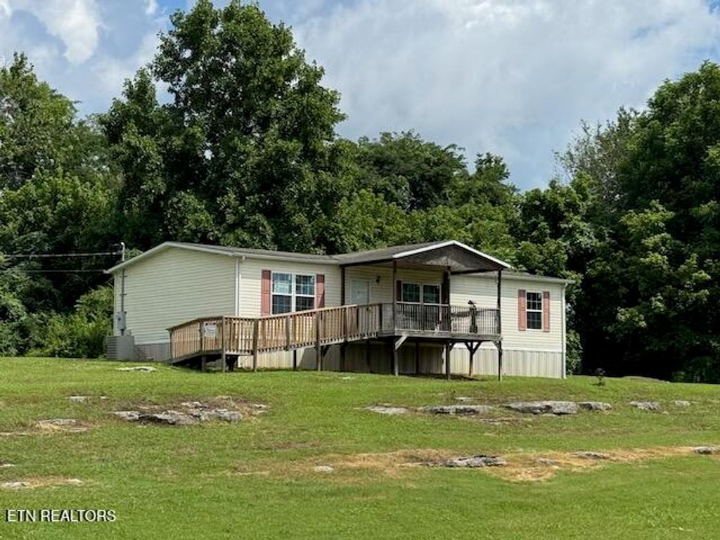 149 Powell Valley School Lane, Speedwell, TN 37870