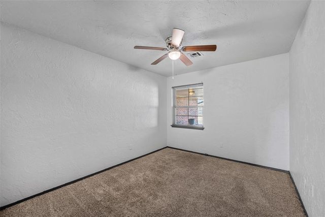 512 Wood Hollow Lane, Moore, OK 73160