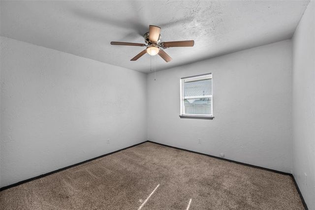 512 Wood Hollow Lane, Moore, OK 73160