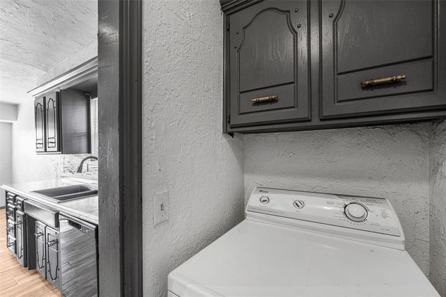 512 Wood Hollow Lane, Moore, OK 73160