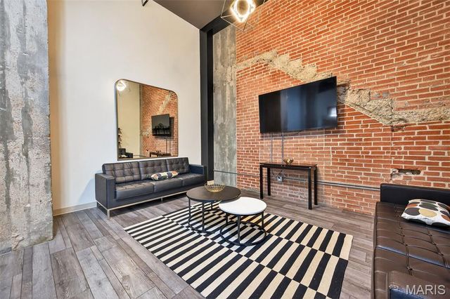 1511 Locust Street 610, St Louis, MO 63103