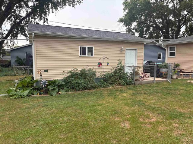 1835 Plymouth Avenue, Waterloo, IA 50702
