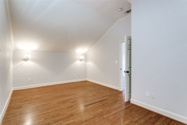 525 Estill Street, Grapevine, TX 76051