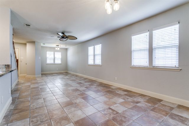 525 Estill Street, Grapevine, TX 76051