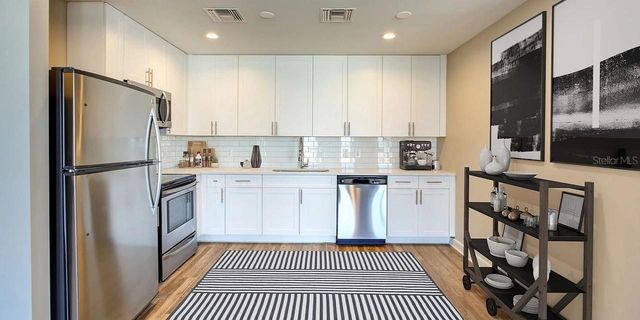 55-1 W CHURCH STREET, Orlando, FL 32801