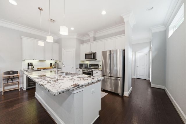 1905 Shearn Street A, Houston, TX 77007