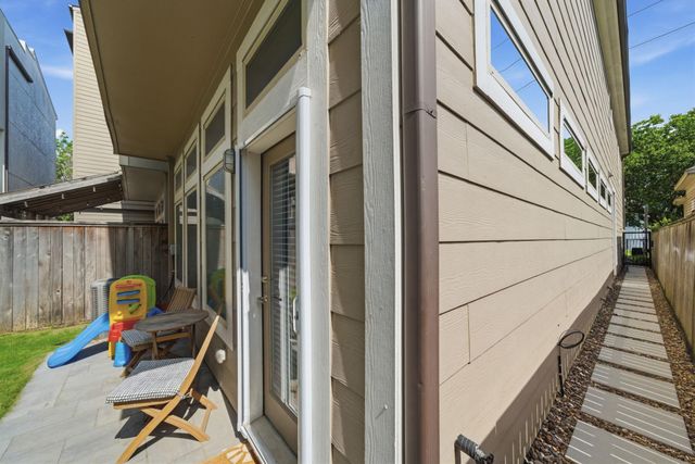 1905 Shearn Street A, Houston, TX 77007