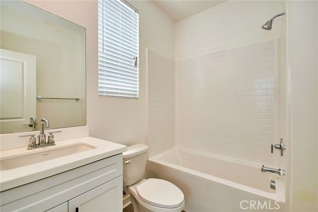 944 N Divino Privado 59, Ontario, CA 91764