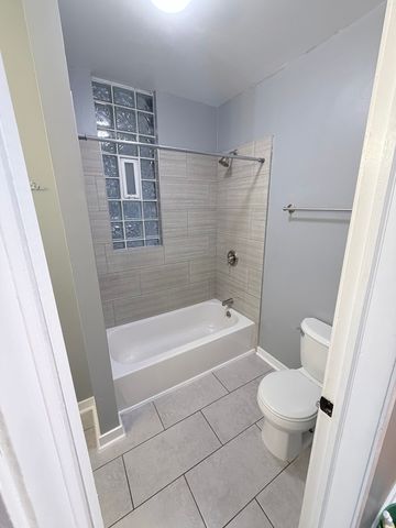 3140 W Fulton Street 1, Chicago, IL 60612