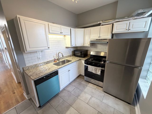 3140 W Fulton Street 1, Chicago, IL 60612