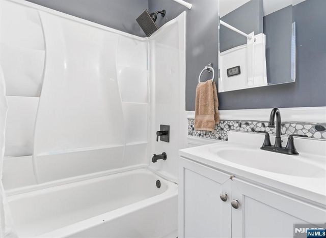 310 Boulevard Drive, Wayne, NJ 07470