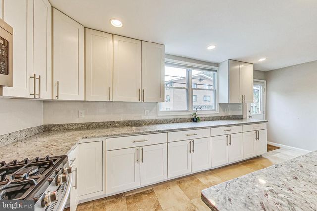 627 LAMONT ST NW, Washington, DC 20010