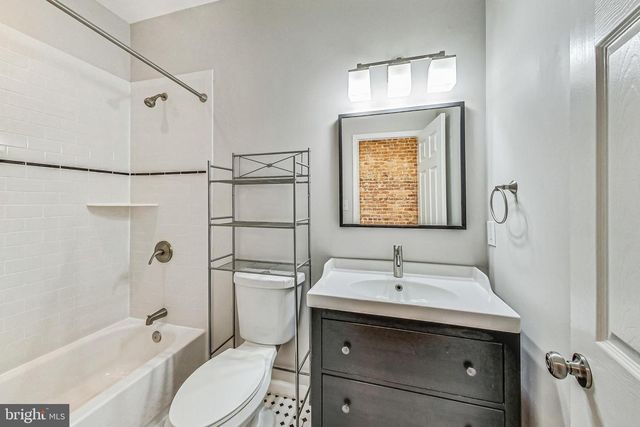 627 LAMONT ST NW, Washington, DC 20010