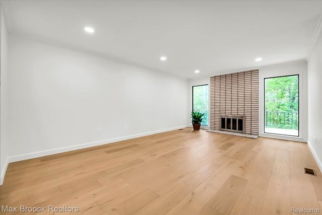 1106 Hillpointe Circle, Bloomfield Hills, MI 48304