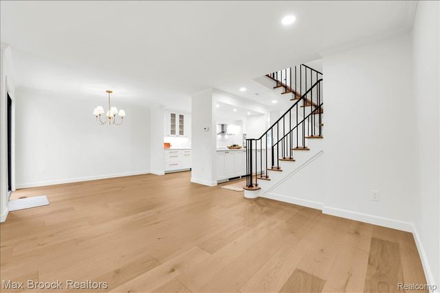 1106 Hillpointe Circle, Bloomfield Hills, MI 48304