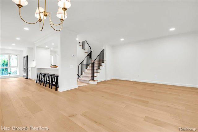 1106 Hillpointe Circle, Bloomfield Hills, MI 48304