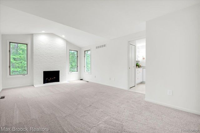 1106 Hillpointe Circle, Bloomfield Hills, MI 48304
