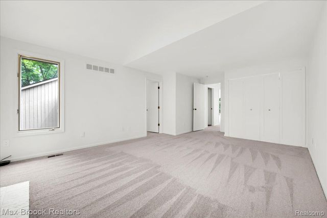 1106 Hillpointe Circle, Bloomfield Hills, MI 48304