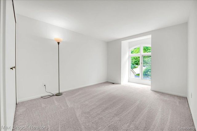 1106 Hillpointe Circle, Bloomfield Hills, MI 48304